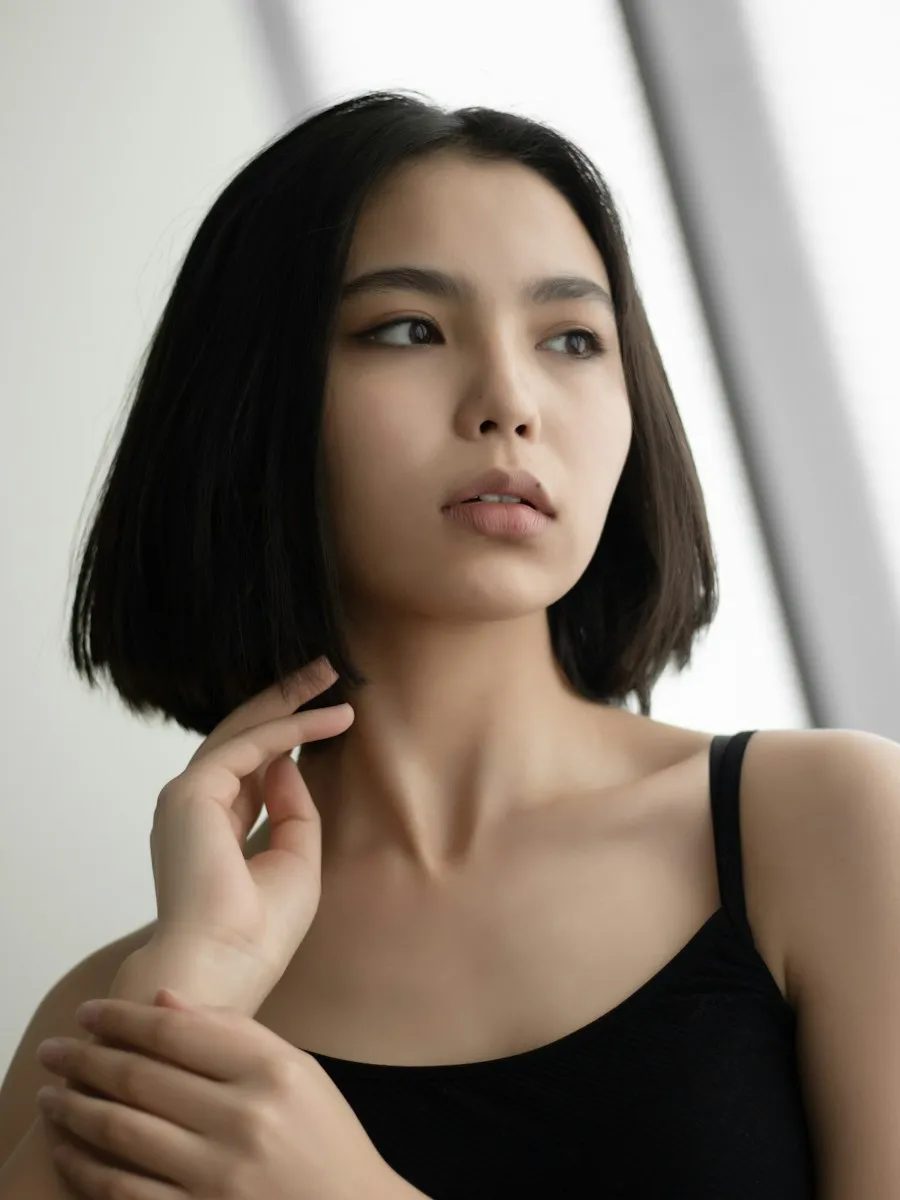 ワンレングスの艶ボブのヘアスタイル例